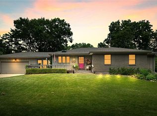 9805 Pembroke Ln, Leawood, KS 66206