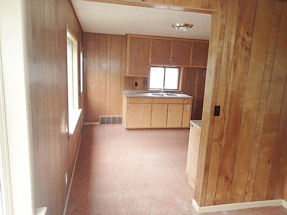 4th image of 212 E Arch St