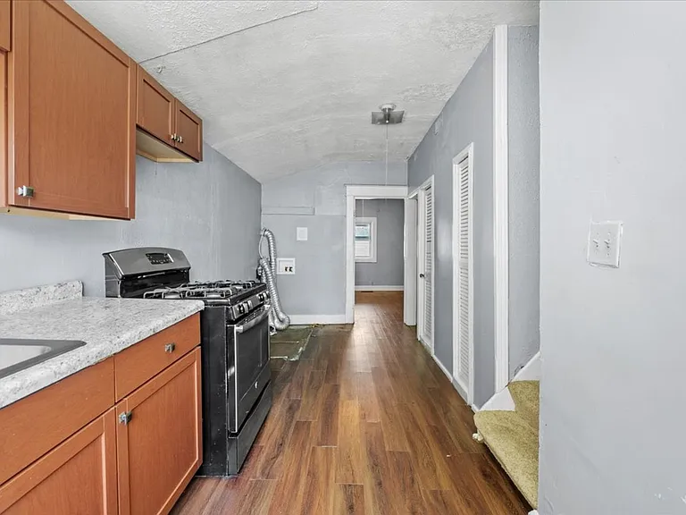 1375 E Minnesota St — Photo 5