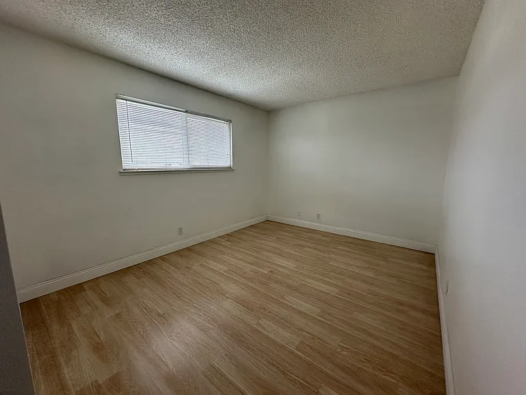 6201 Carlow Dr #4 — Photo 15
