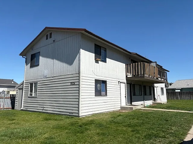 2 bed, 1.0 bath, $1,300 — Photo 1