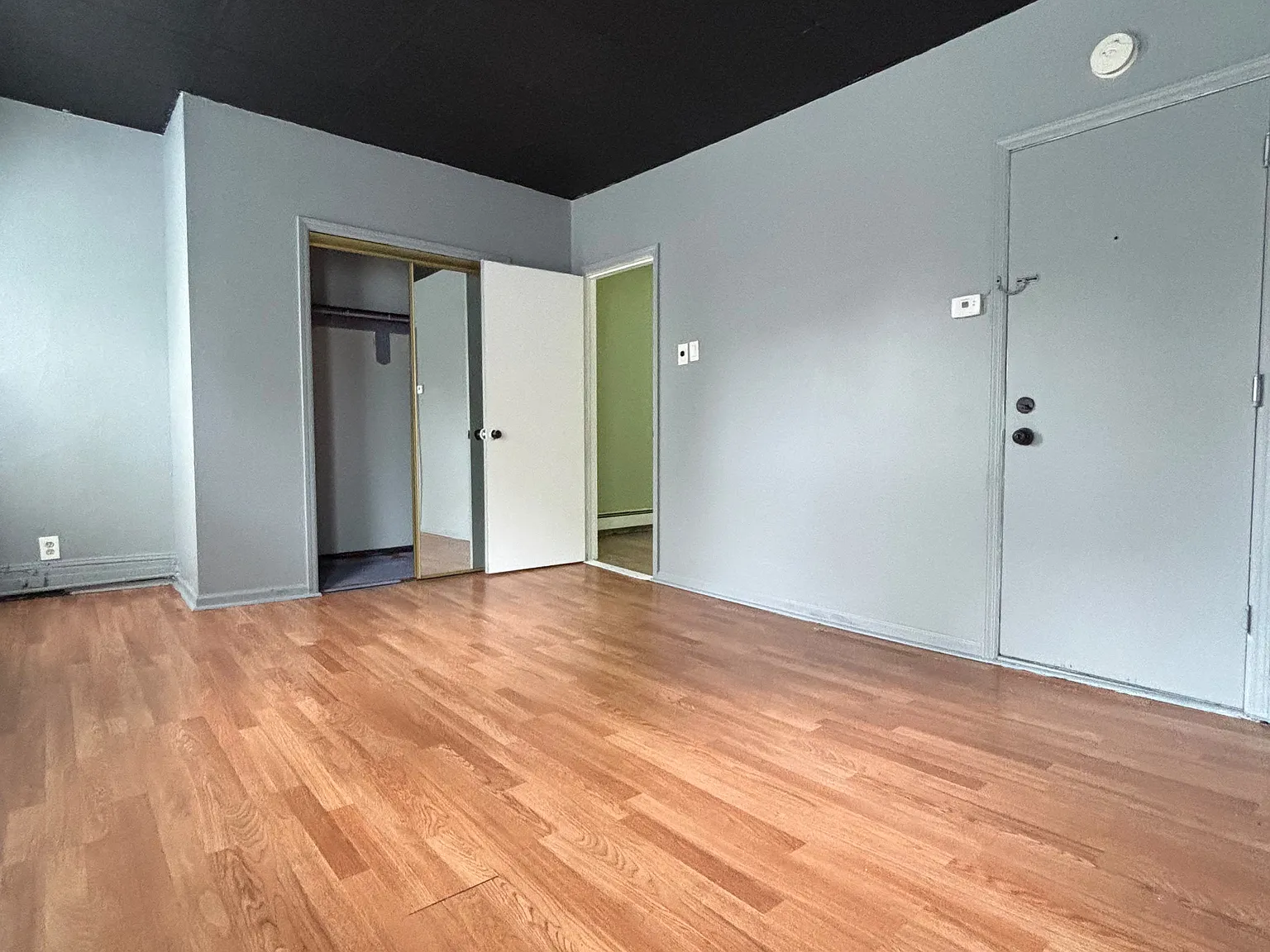 2 bed, 800 sqft, $2,000 — Photo 3