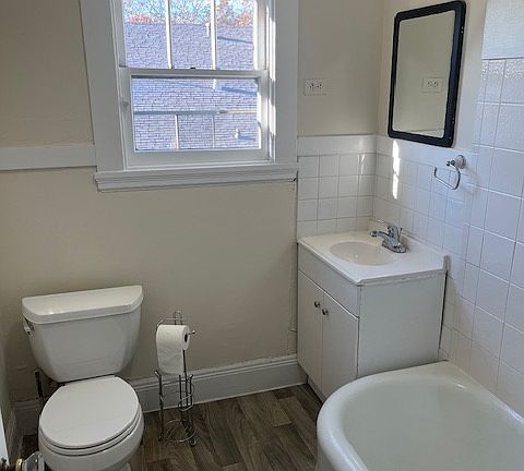 4th image of 421 California Dr APT 3