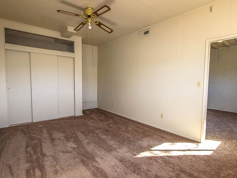 550 Eastwood Pl — Photo 17