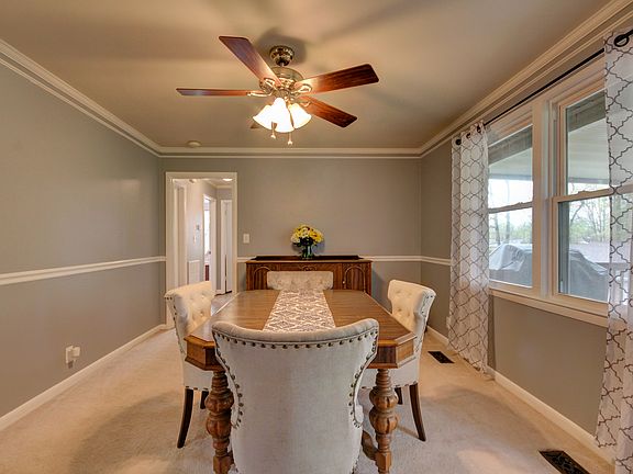 5th image of 182 Maxwell Dr