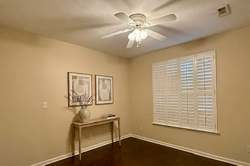 216 Carriage Hills Cir — Photo 7
