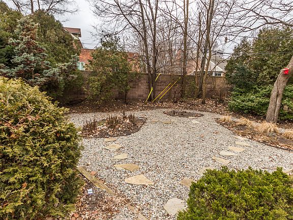 3rd image of 708 W Lincoln Ave