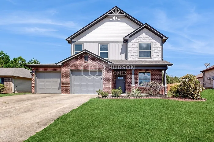 108 Hollow Ct — Photo 1