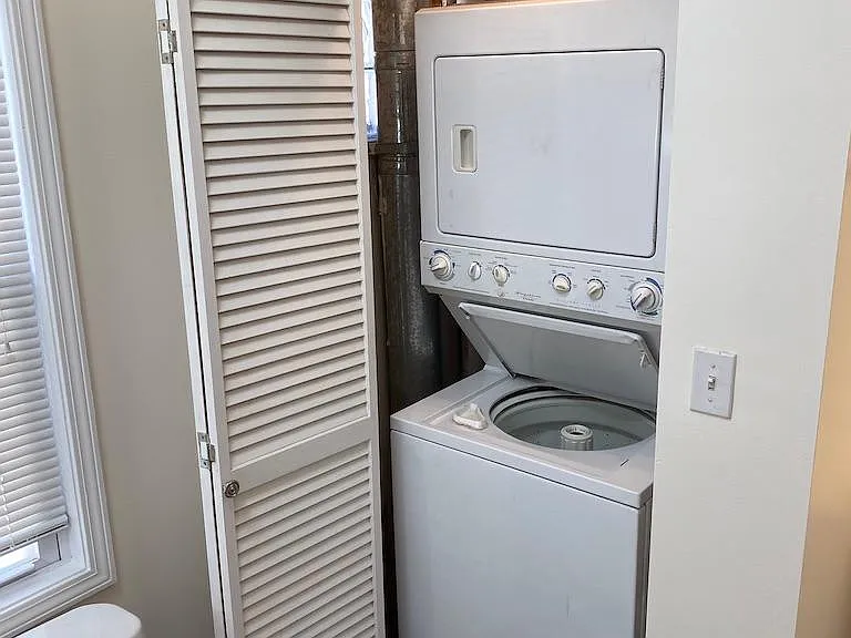 2135 N Leavitt St #2-CH — Photo 9
