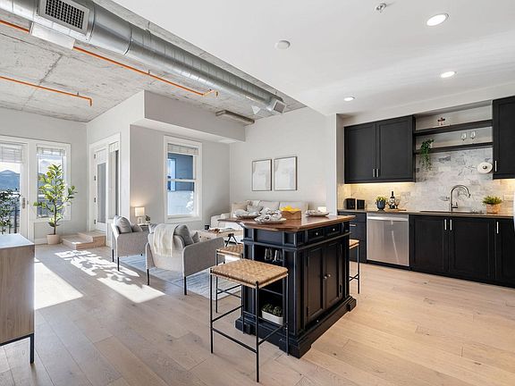 2nd image of 3301 Arapahoe Ave #304