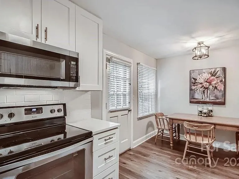 2336 Kenmore Ave #G — Photo 5