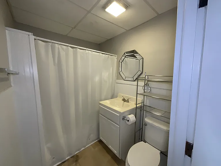 28 Frederick St #4 — Photo 6