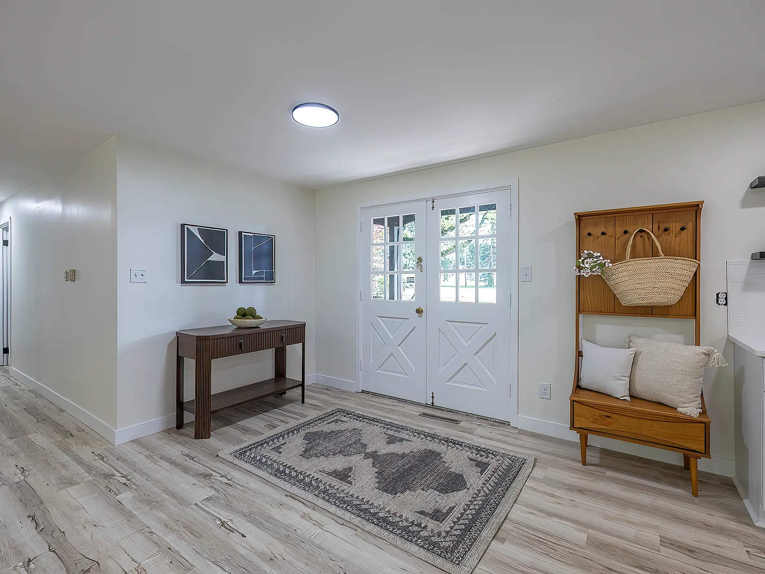 3 bed, 1706 sqft, $3,000 — Photo 2
