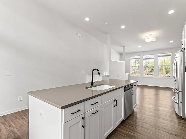 916 Brees Ct — Photo 11