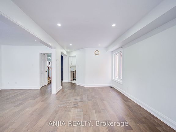 5th image of 17 Kenborough Ct