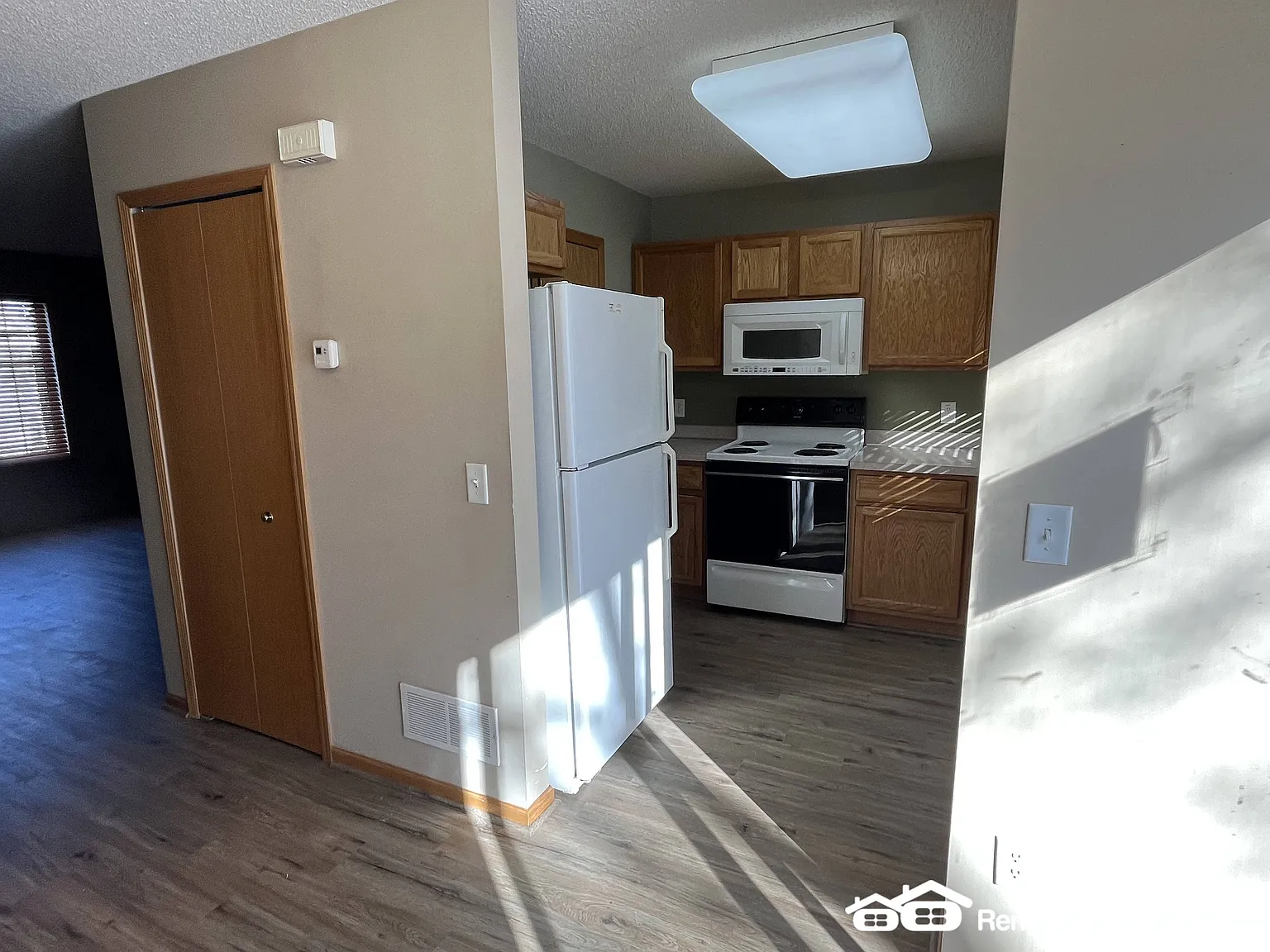 Available August 8 - 2 Bed/1.5 Bath Townhome in Prior Lake — Photo 4