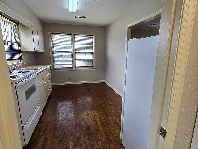 2412 Crawford Rd #B — Photo 6