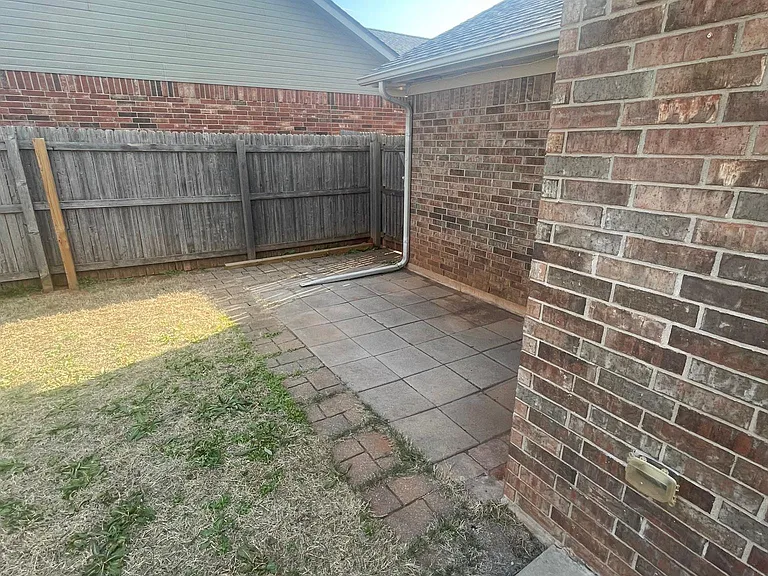 18604 Piedra Dr — Photo 11