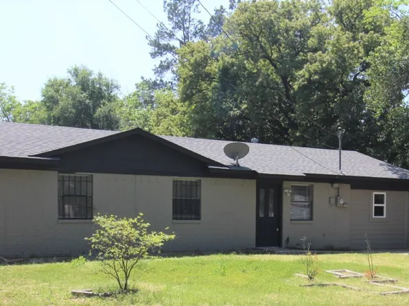 723 Jonathan St, Athens, TX 75751