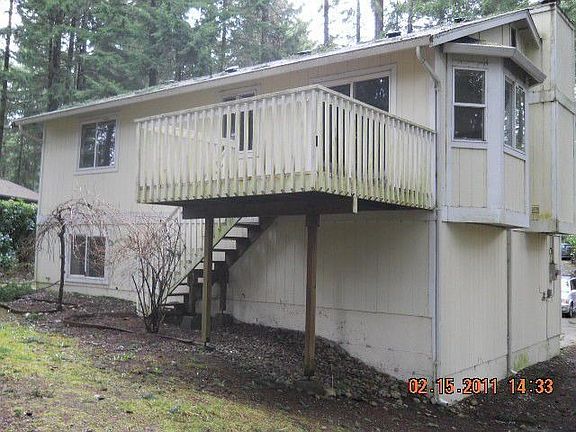 3rd image of 13812 Pinehurst Dr N