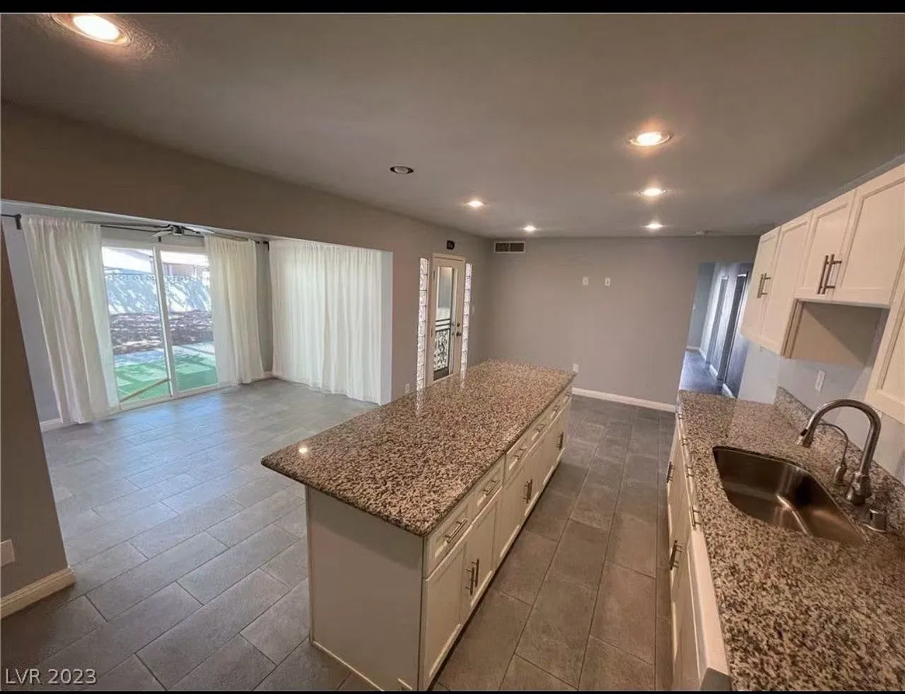 5 bed, $2,500 — Photo 3