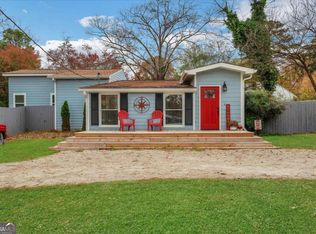 917 Pine Cir, Woodstock, GA