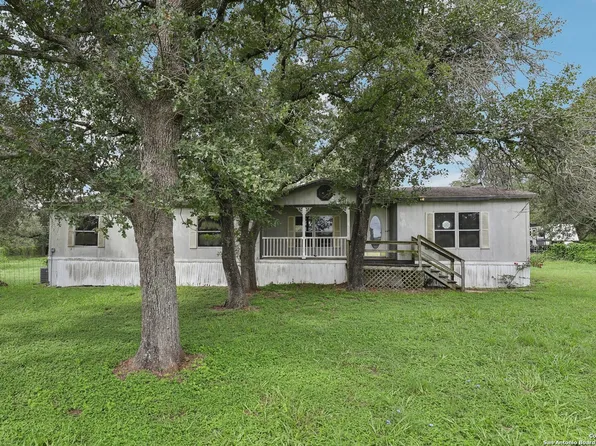 980 COUNTY ROAD 429, Stockdale, TX 78160