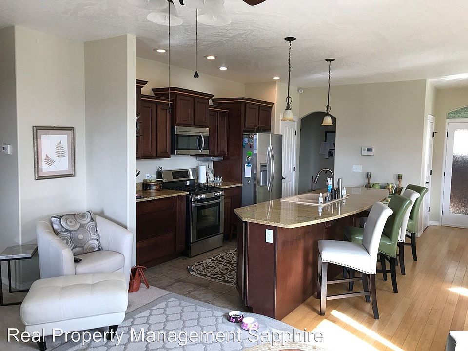 1st image of 6699 Macarthur Dr #A