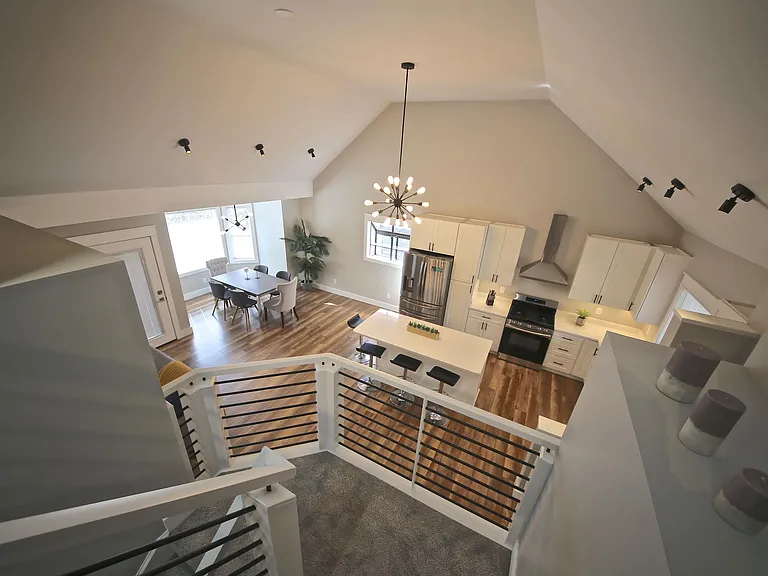 1612 E Camby Ct — Photo 8