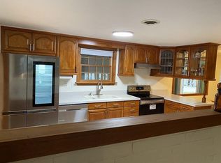 8 Virginia Rd, Holbrook, MA 02343