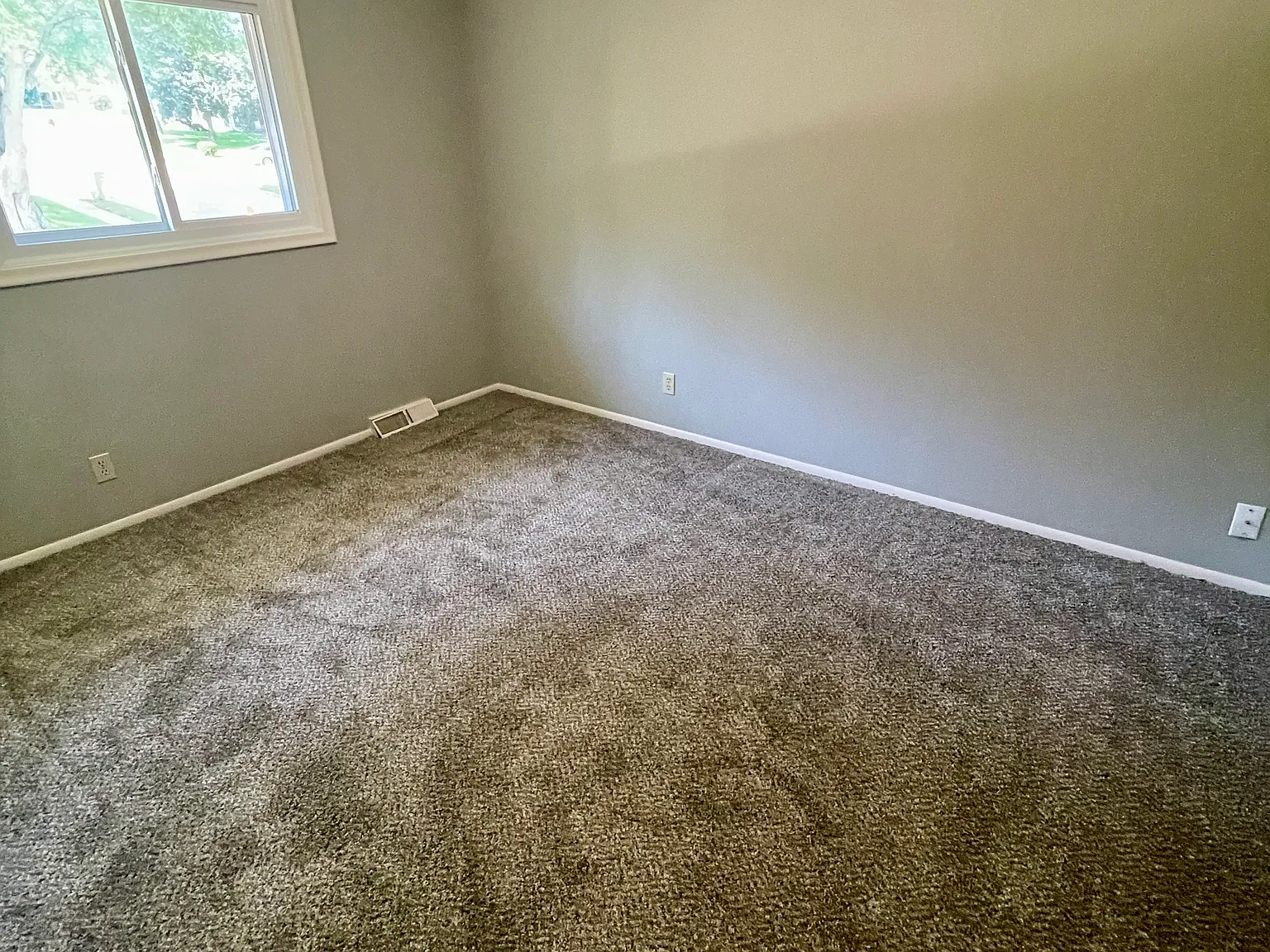 15730 Hascall Cir — Photo 4