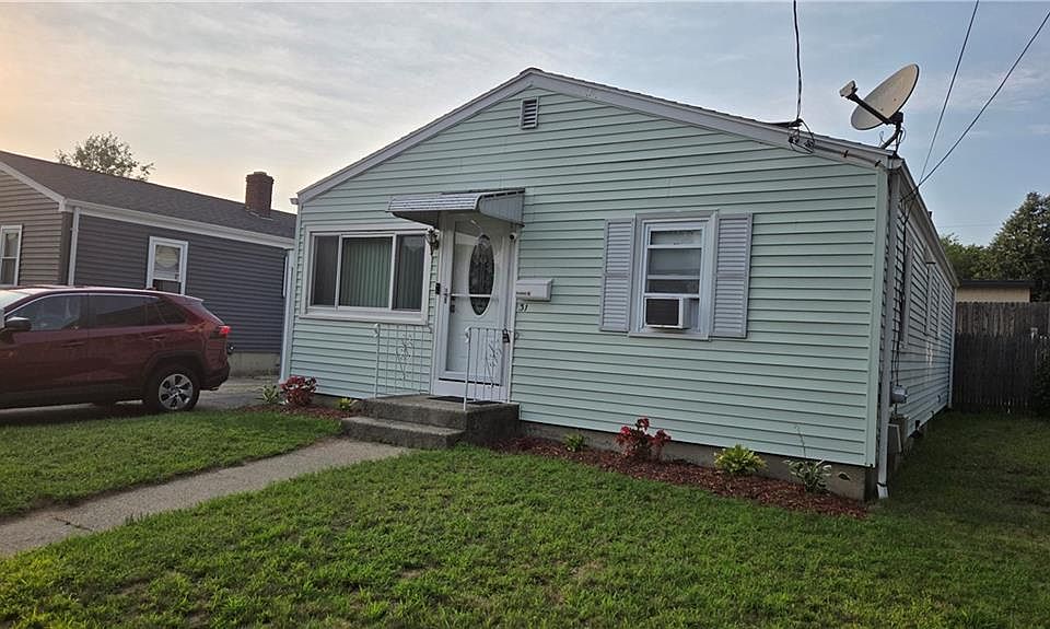 1st image of 31 Funston Ave