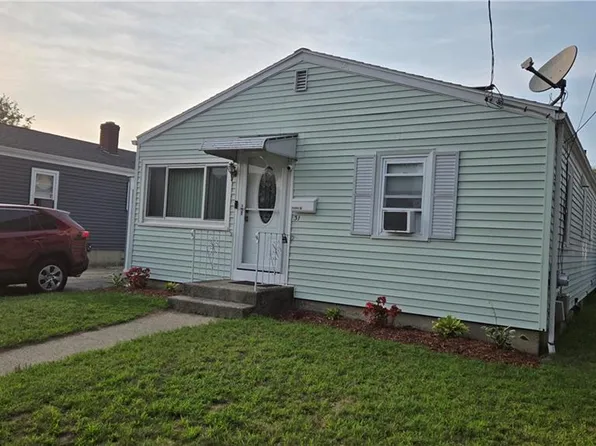 31 Funston Ave, Providence, RI 02908