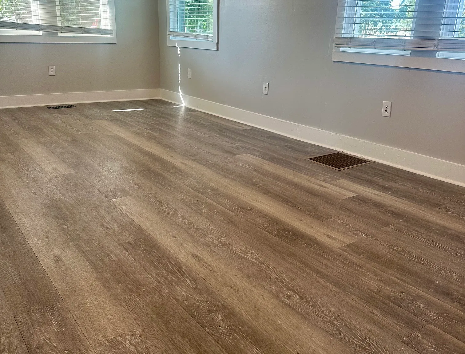 3 bed, 972 sqft, $1,250 — Photo 2