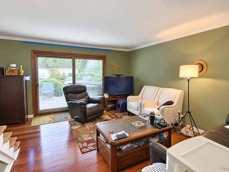 50676 Jefferson Ave, photo 9