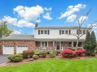 722 Amherst Dr, Washington Township, NJ 07676