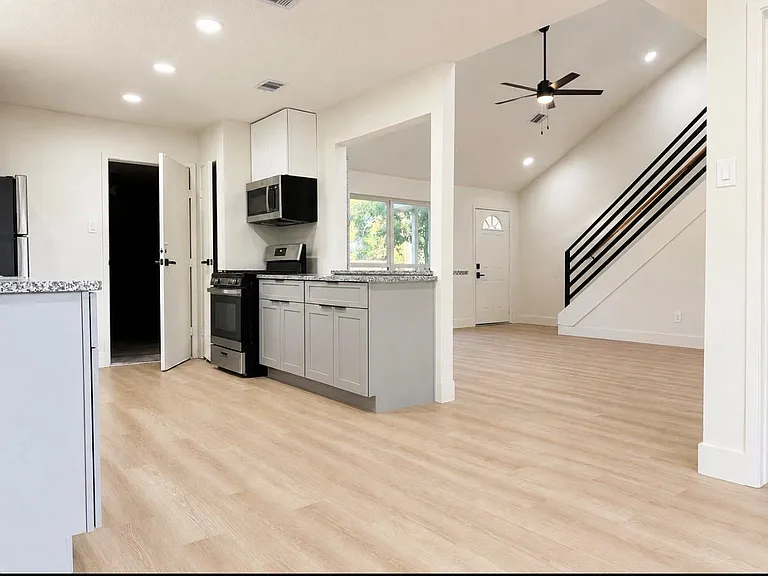 6706 Dinner Creek Ct — Photo 5