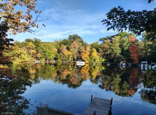 116 Race Track Dr, Hewitt, NJ 07421