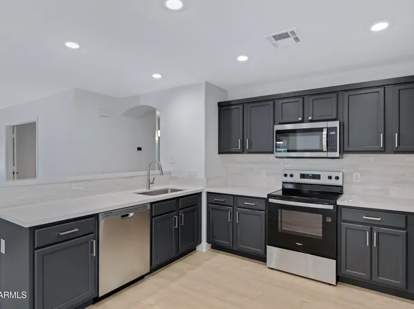 3770 W YELLOW PEAK Drive, San Tan Valley, AZ 85144