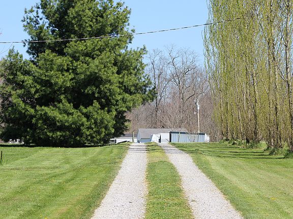 Private drive. 600ft from rd