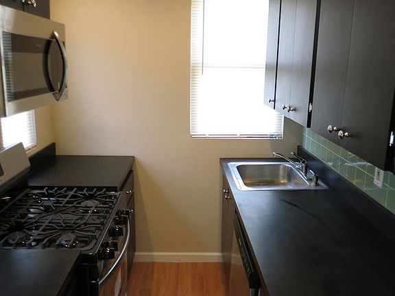 5th image of 13-47 Pinson St
