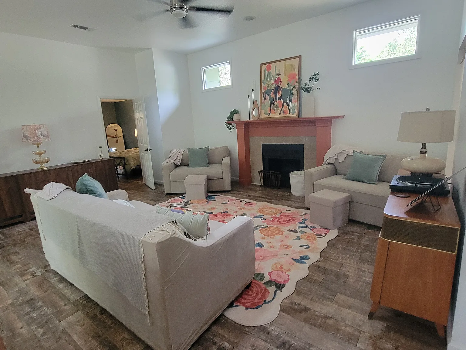 3 bed, 1394 sqft, $3,500 — Photo 4