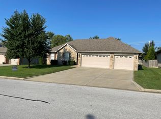 649 N Santa Monica Dr, Nixa, MO 65714