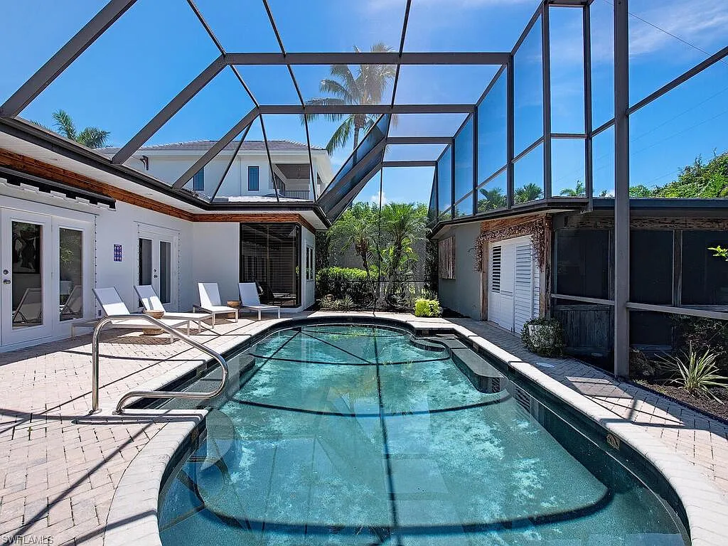 4 bed, 3.0 bath, 3577 sqft, $50,000 — Photo 4