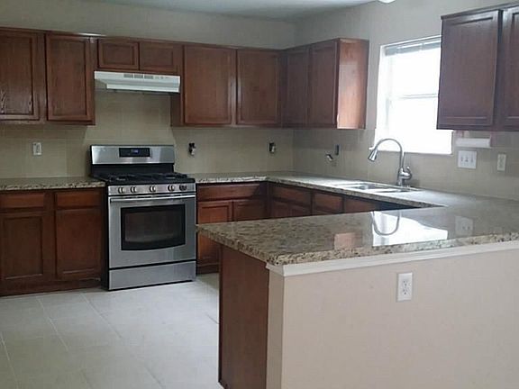 5th image of 7914 Blue Wahoo Ln