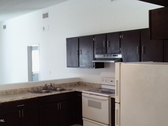 5th image of 4010 Peach Dr