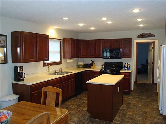 3rd image of 2546 Countryside Dr