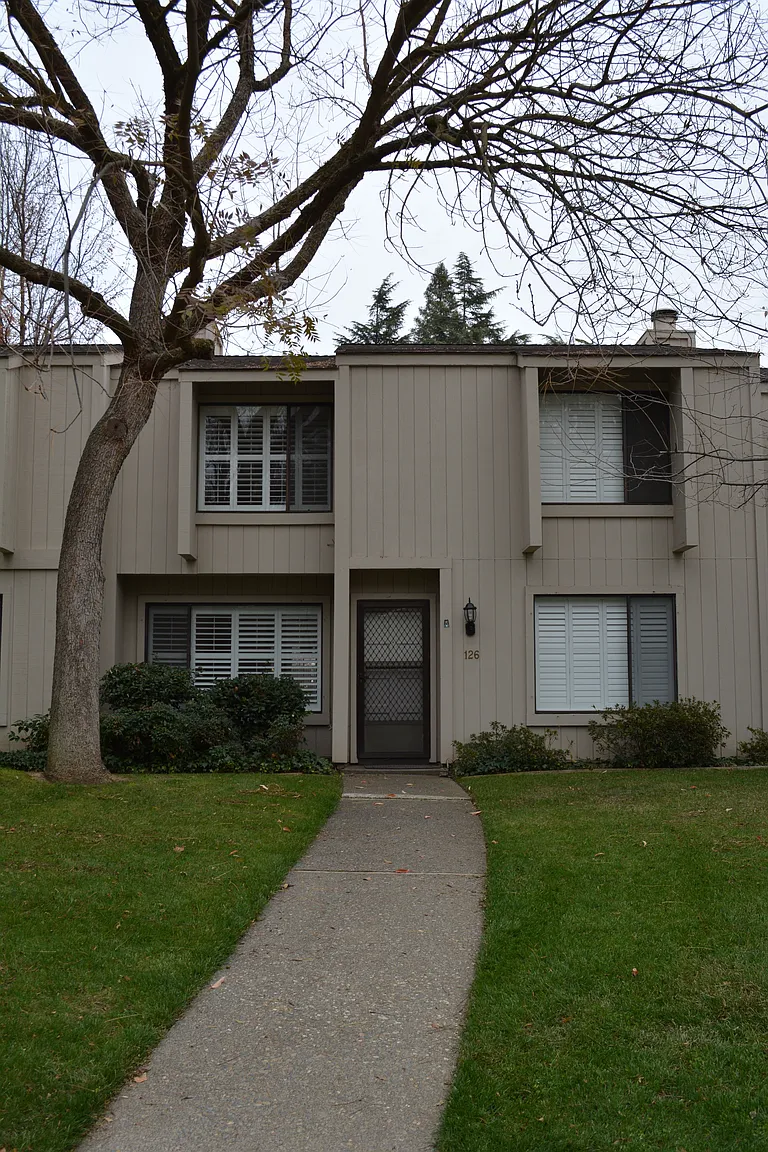 126 Hartnell Pl photo 1
