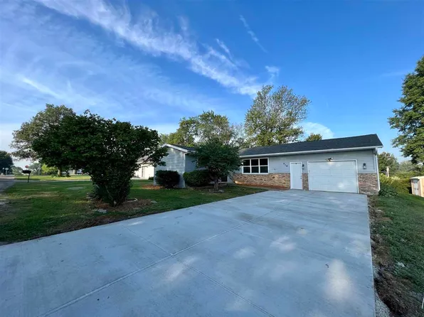 216 N Campbell St, North English, IA 52316