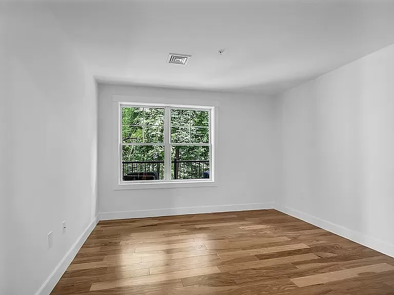 11 Cushing Pl #204 — Photo 10